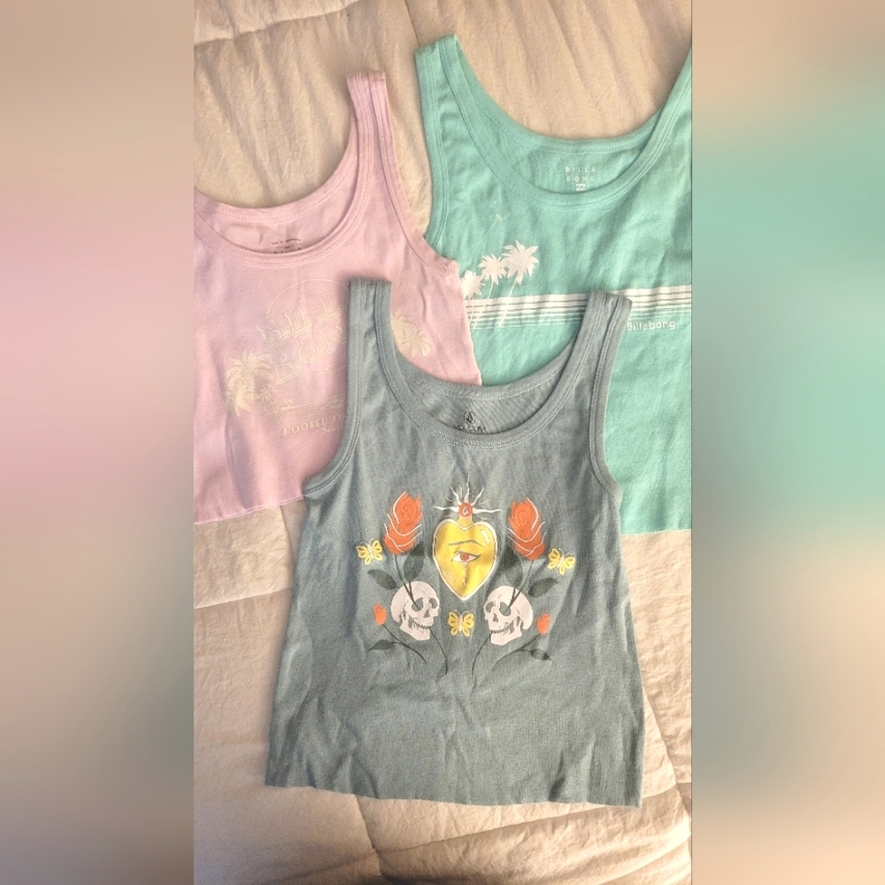 Lot Of 3 Billabong Volcom Surf Cropped Tee/Tank Size M NWOT